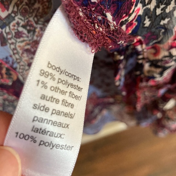 👚(bundle 4 items w/👚for $16) Beautiful cover up - Picture 7 of 7